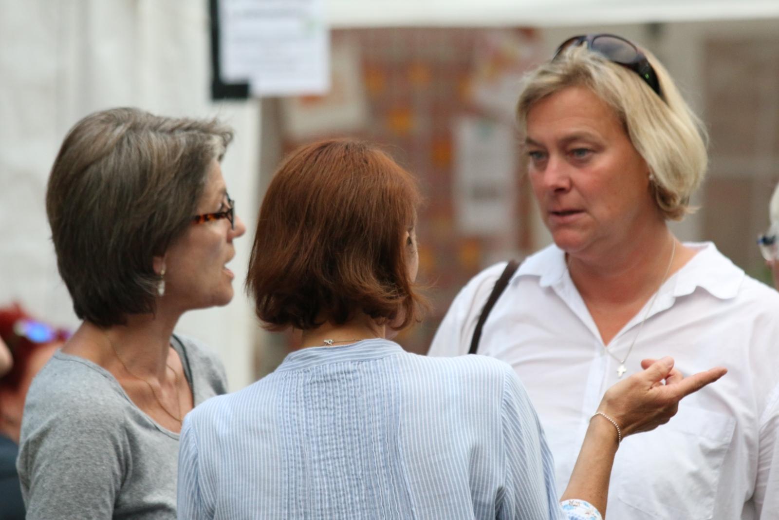 Austausch: Christine Schwung, Sonja de Pasquale-Bobach und Simone Draube