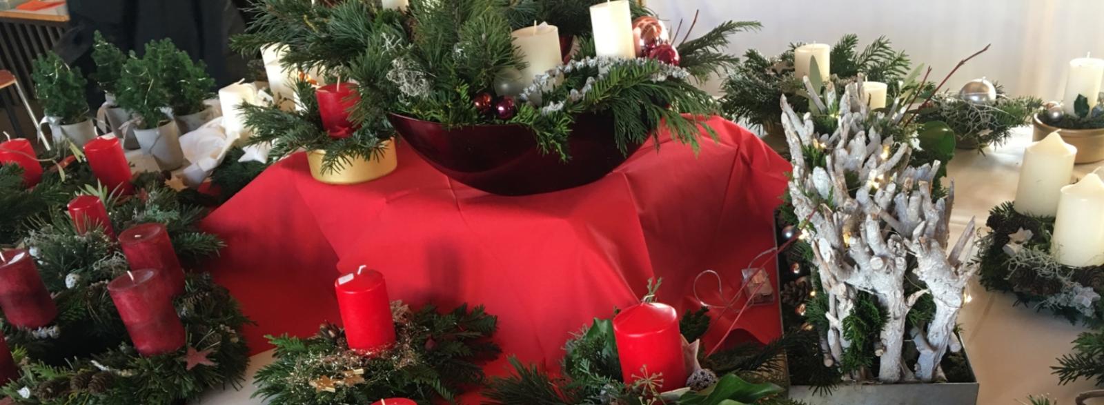 kfd-Adventsbasar 2019: Gestecke und Adventskränze