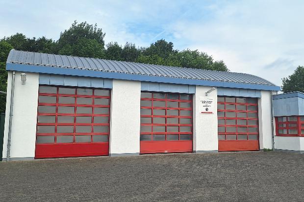 Feuerwache Bennert (c) Peter Schindler Halle der Feuerwache Bennert mit 3 Toren