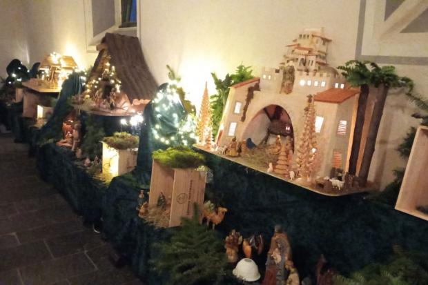 Krippenausstellung 27.11.2023 (c) Hans-Joachim Lindau Krippenausstellung in der Alte Kirche am Johannesberg