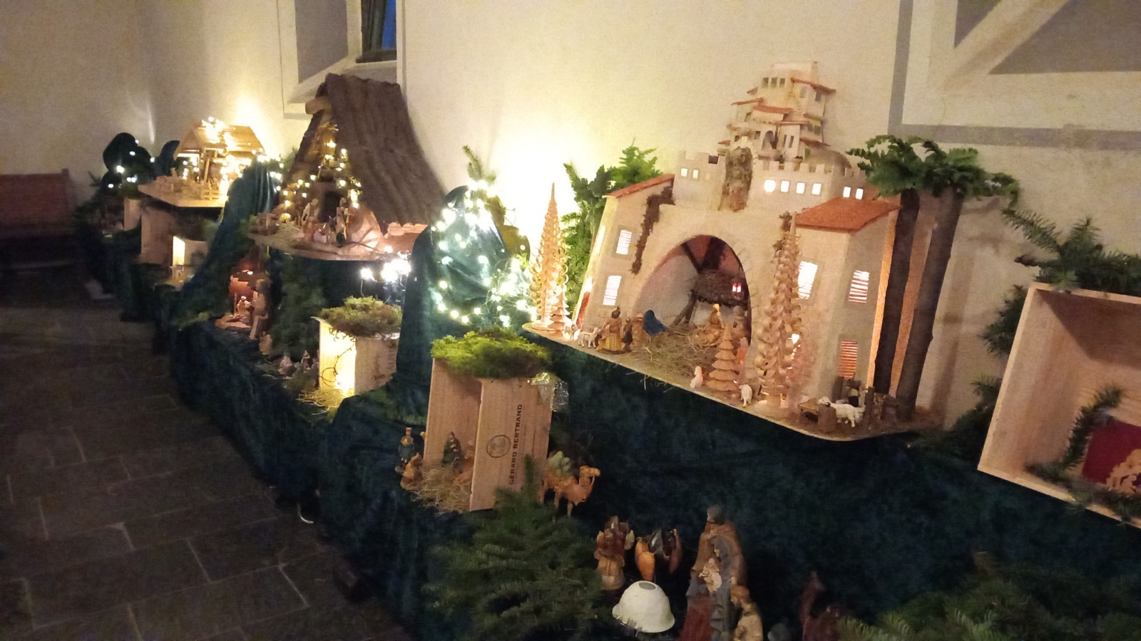 Krippenausstellung in der Alte Kirche am Johannesberg